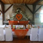 Udekorowany stół w czasie wesela w Tawernie